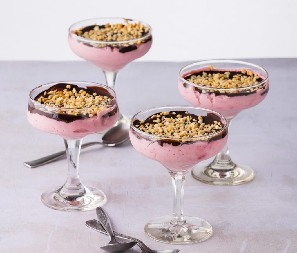 Low Carb Raspberry Choc Yoghurt Pot Serves 4