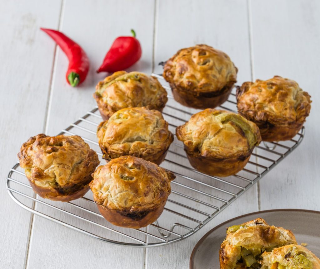 Mini Curry Vegetable Pies Kit Makes 8