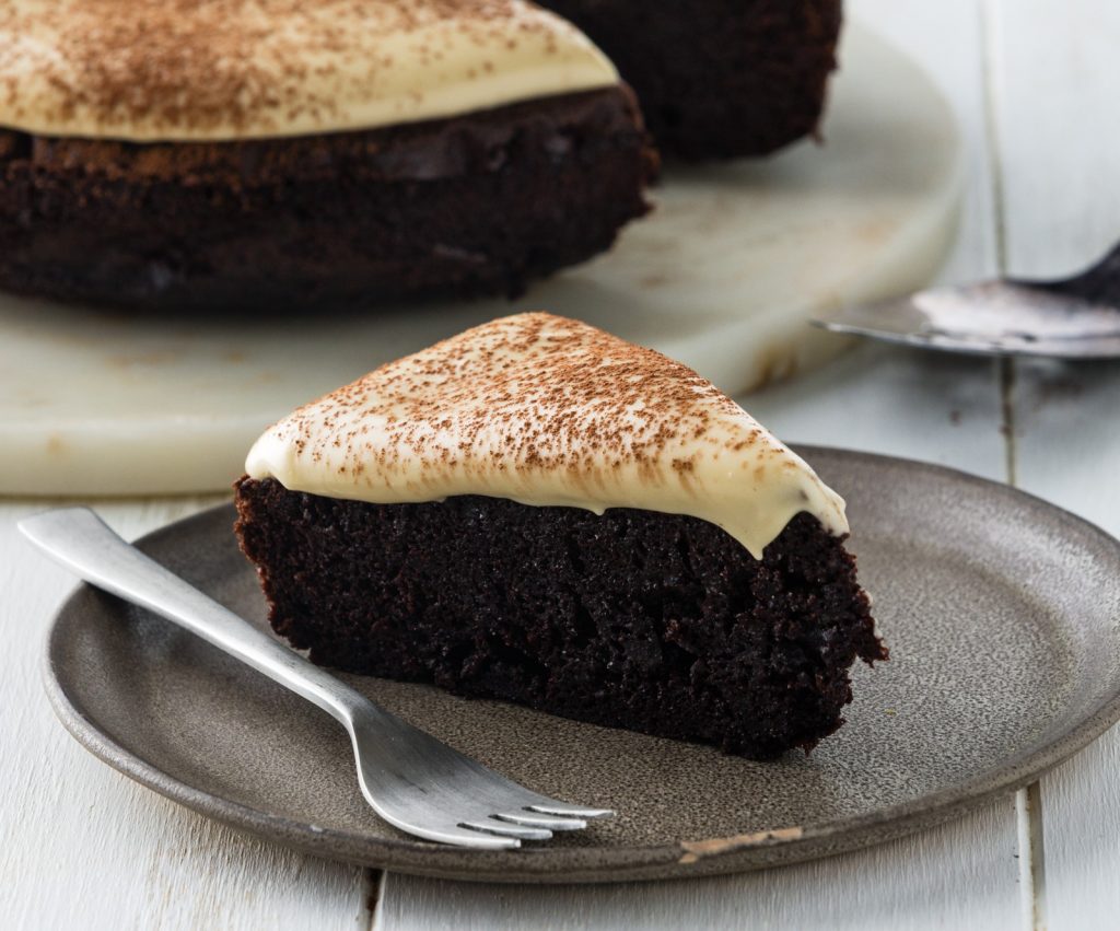 Mocha Cake with Cream Cheese Icing Kit