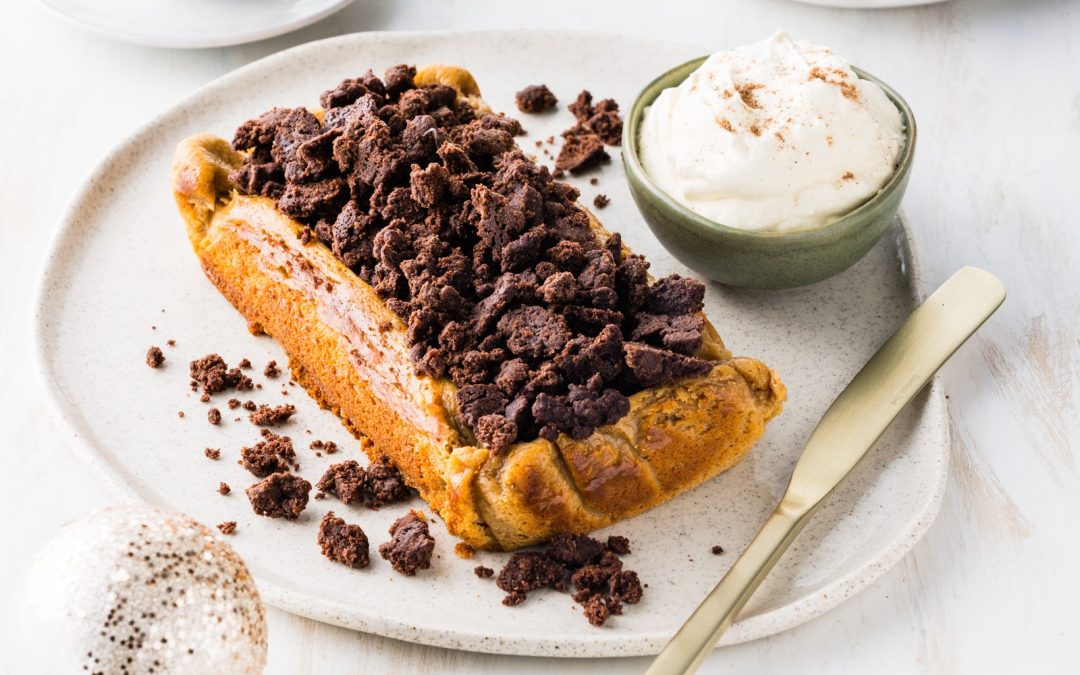 Coffee Cheesecake with Cocoa Crumble